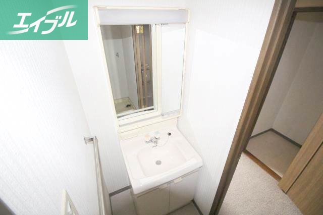 洗面設備　同物件別部屋の写真です。