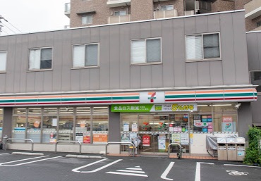 コンビニ　セブン-イレブン板橋成増３丁目店（コンビニ）まで608m