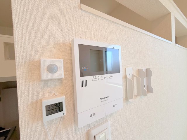 セキュリティ　TVモニターホンで来客が誰か確認してから開けて下さいね