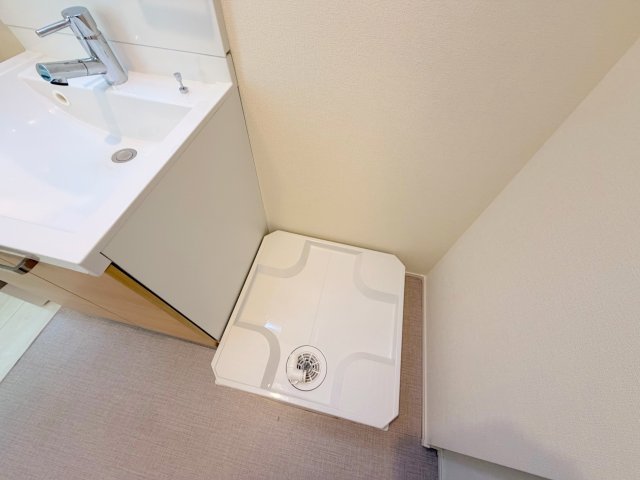 その他設備　身支度が出来る独立洗面台です。