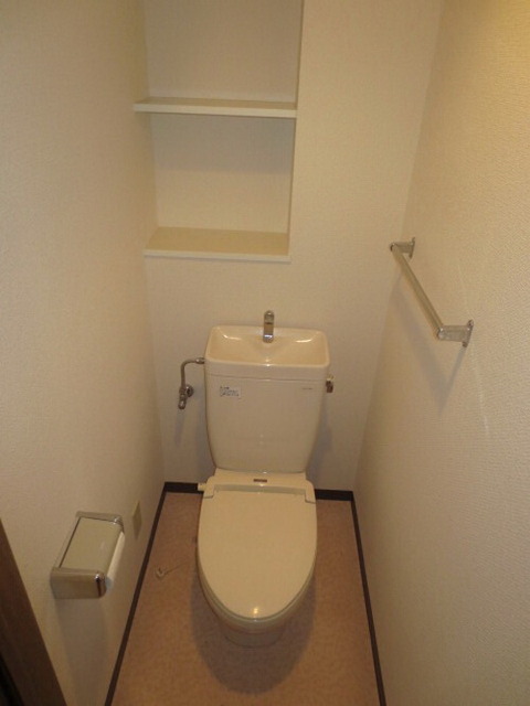 トイレ　清潔感のあるトイレですよ。