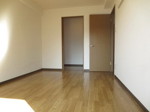 居室・リビング　暖かな陽の光が嬉しいお部屋です。