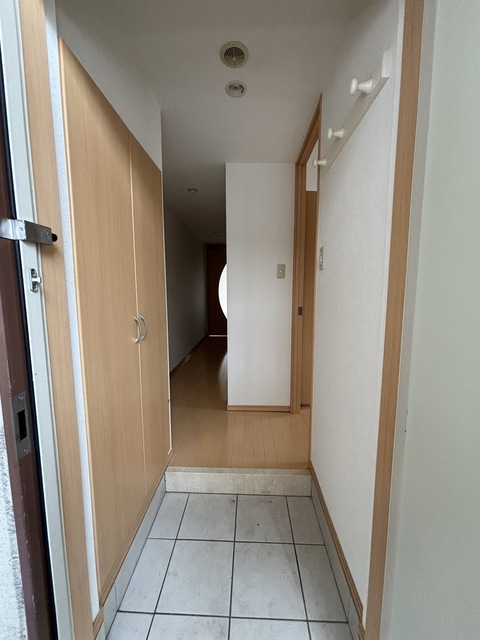 玄関　別部屋参考写真です