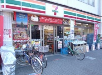 コンビニ　セブンイレブン新宿上落合1丁目店（コンビニ）まで310m