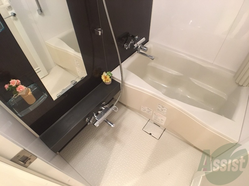 バス・シャワールーム　お風呂になります。一日の疲れを癒してくださいね。