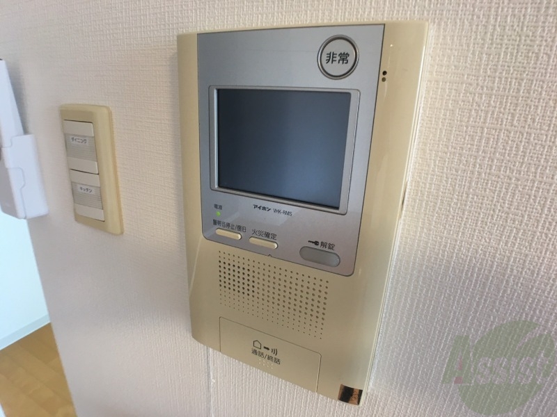 セキュリティ　ＴＶモニター付インターホンです。来客者の顔が見えるので安心！