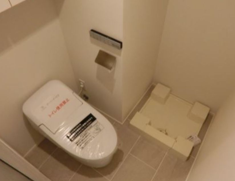 トイレ　別号室参考写真