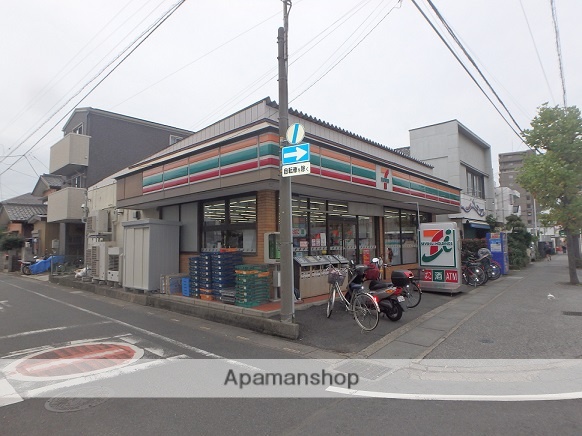 コンビニ　セブンイレブン（コンビニ）まで298m