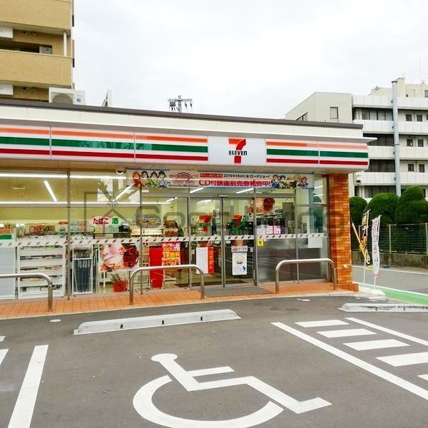 コンビニ　セブンイレブン福岡大手門1丁目店（コンビニ）まで40m