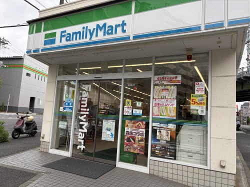コンビニ　ファミリーマート 平沼一丁目店（コンビニ）まで209m