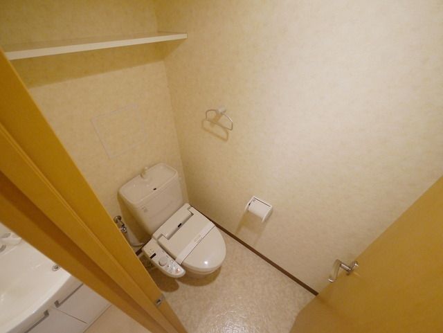 トイレ　ウォシュレット付です♪