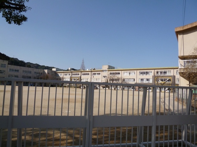 小学校　長崎市立西町小学校（小学校）まで2187m