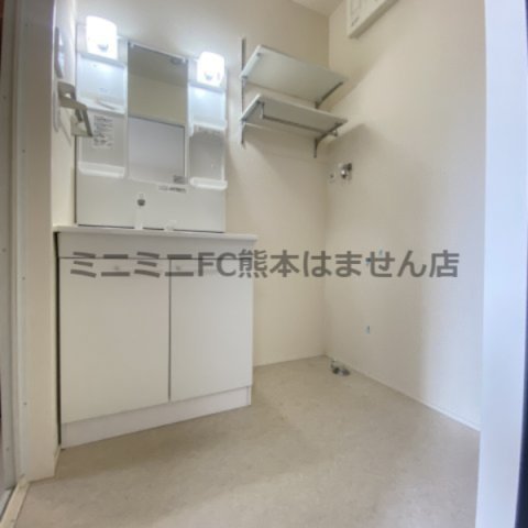 洗面設備　※写真は別号室のものですので現状優先とさせていただきます