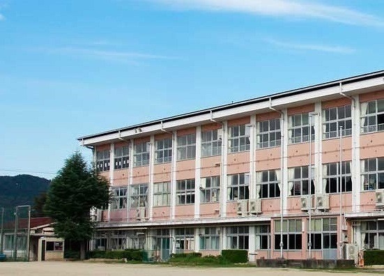 その他　加茂中学校（その他）まで1600m