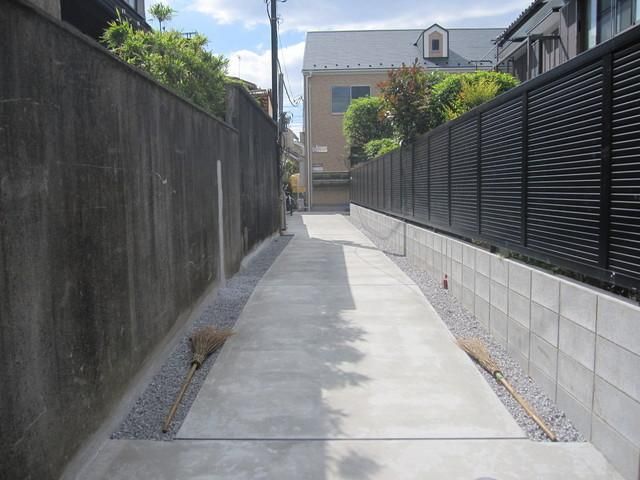 その他　建物前