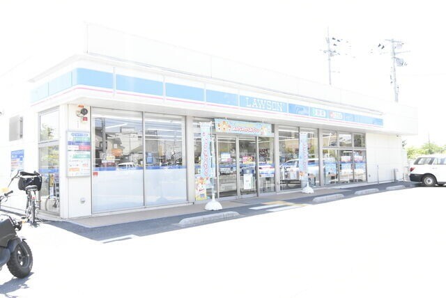 コンビニ　ローソン大門小入口店（コンビニ）まで306m