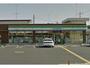 コンビニ　ファミリーマートヤマキ東方店（コンビニ）まで383m