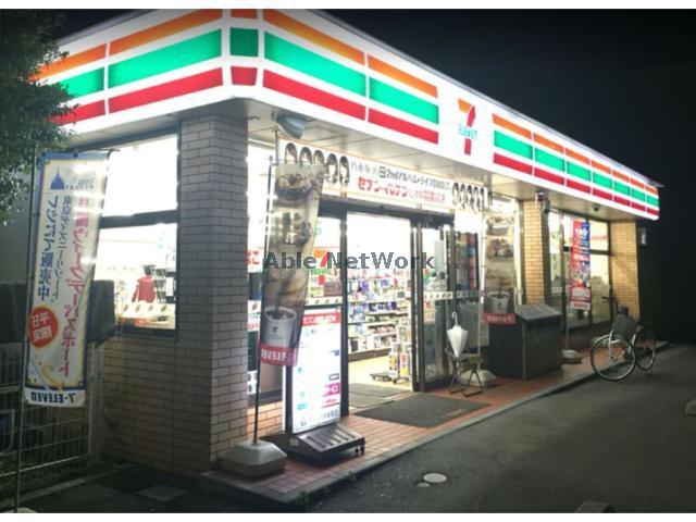 コンビニ　セブンイレブン熊谷新堀店（コンビニ）まで695m