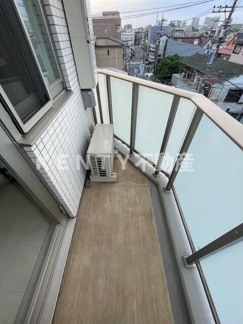 バルコニー　陽当たり良好なバルコニーです