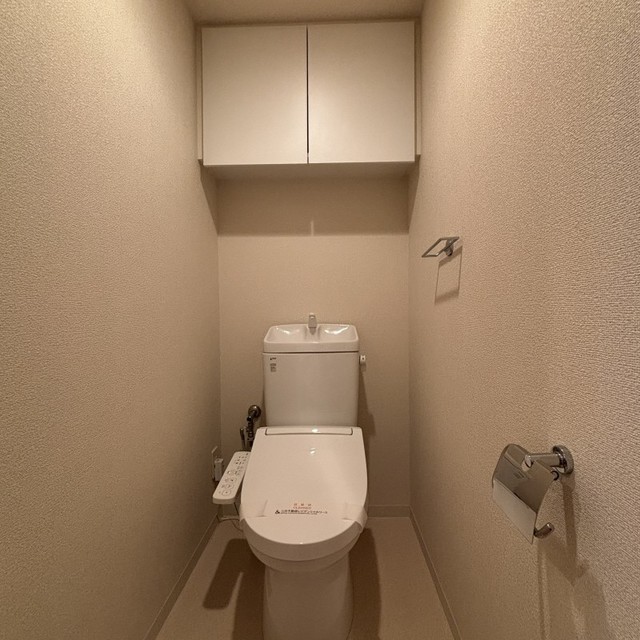 トイレ　※写真は同タイプ住戸です。