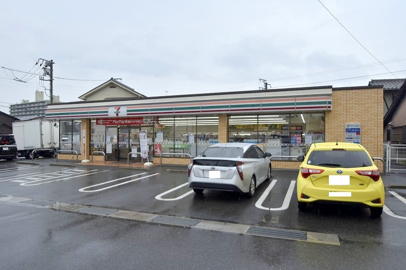 コンビニ　セブンイレブン広島東青崎町店（コンビニ）まで300m