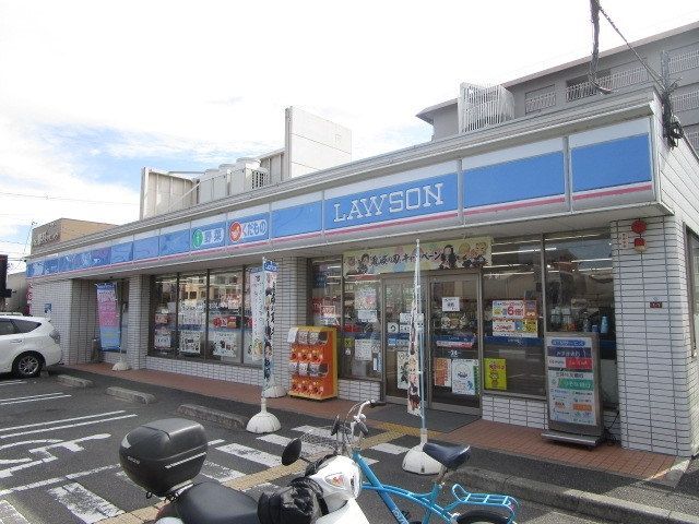 コンビニ　ローソン　高槻北柳川店（コンビニ）まで590m