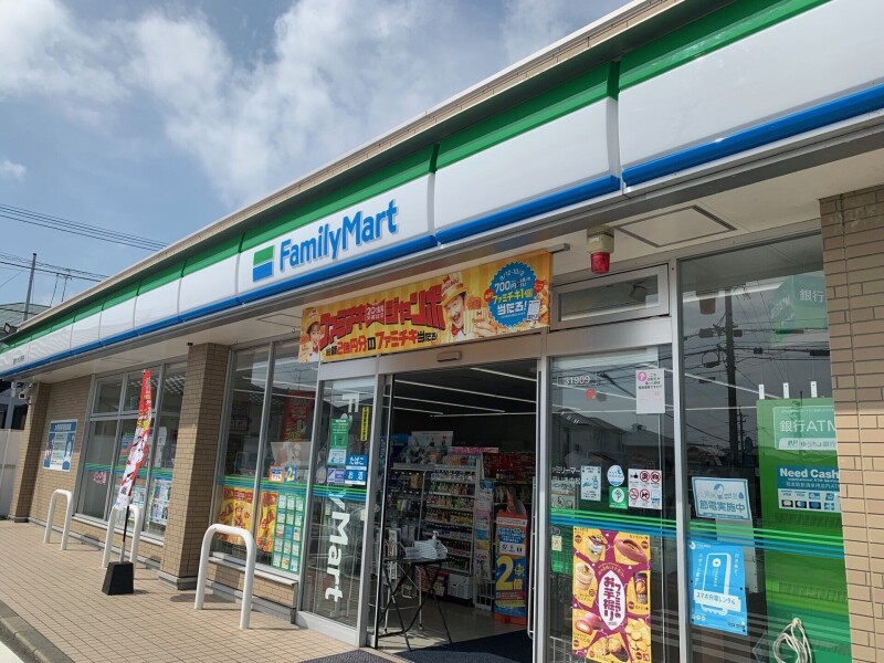 コンビニ　ファミリーマート福岡いきの松原店（コンビニ）まで724m