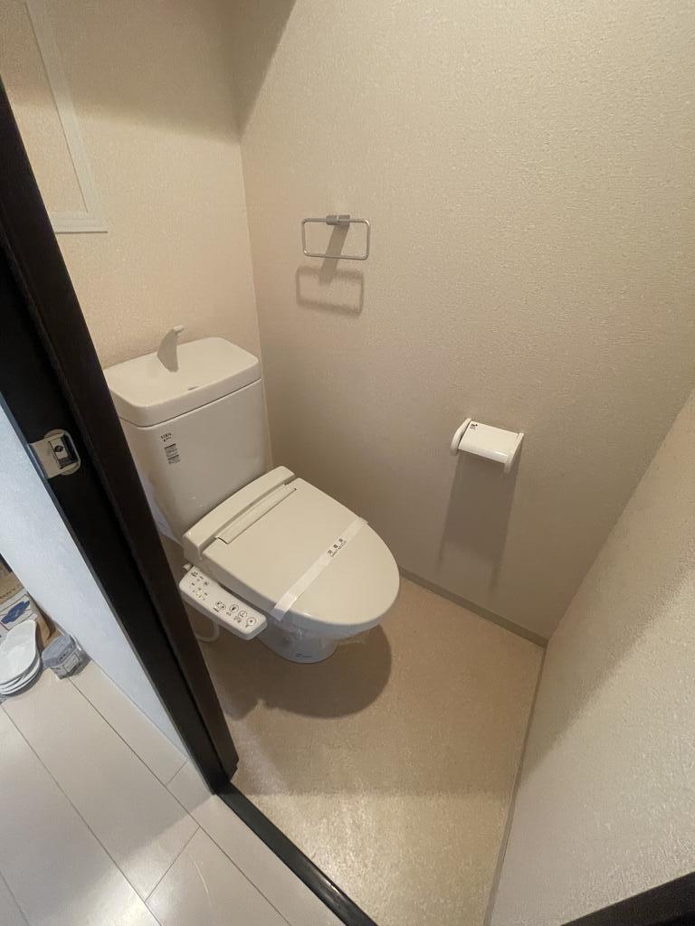 地下鉄谷町線 田辺駅 徒歩3分 10階建 築10年のトイレ写真