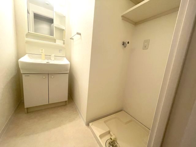洗面設備　同建物反転タイプ
