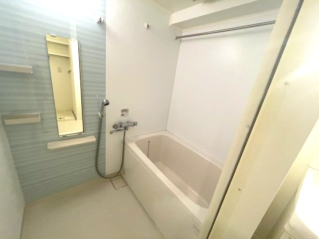 バス・シャワールーム　同建物反転タイプ
