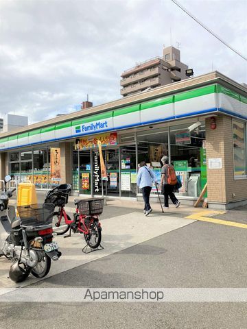 コンビニ　ファミリーマート（コンビニ）まで637m