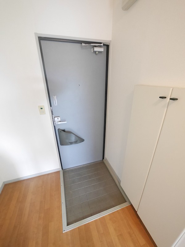 玄関　別部屋写真