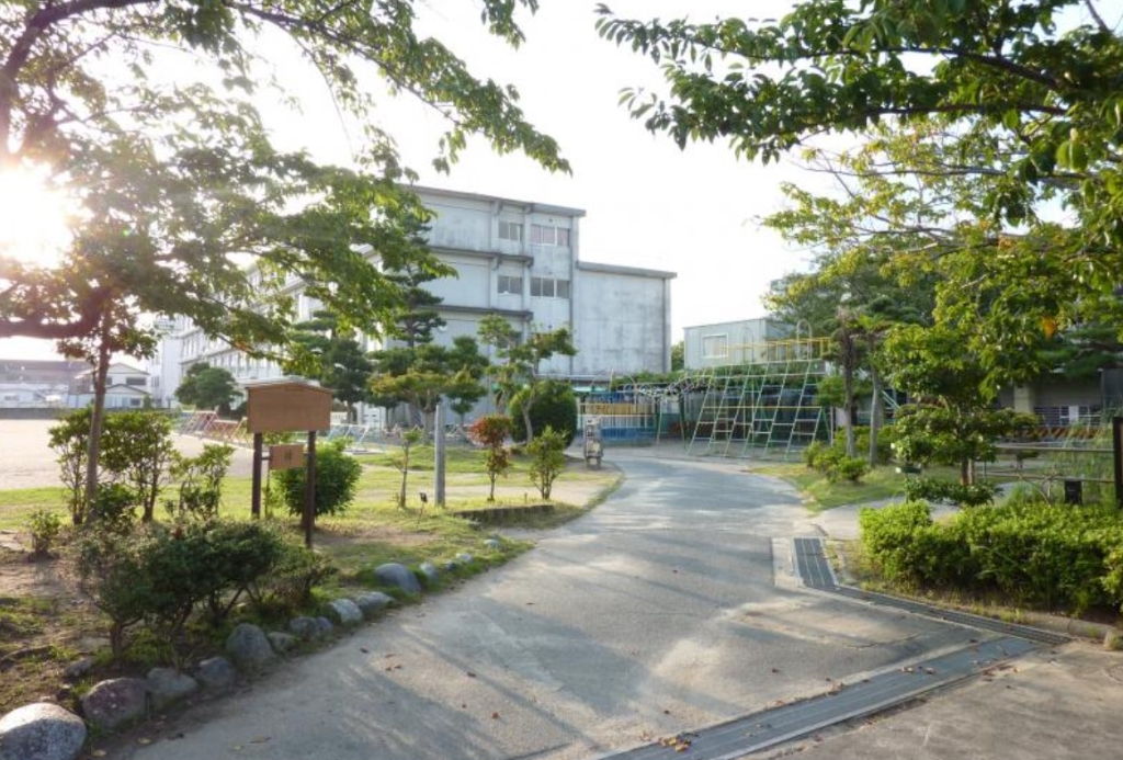 小学校　浜松市立中ノ町小学校（小学校）まで728m