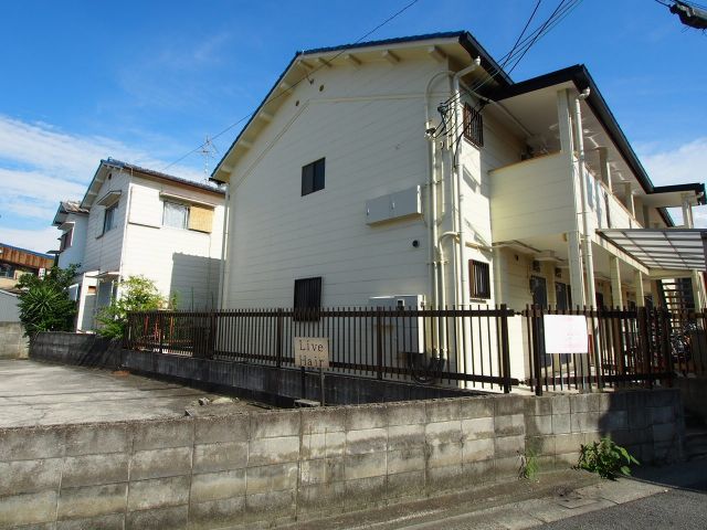 青葉荘の外観写真