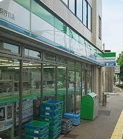 コンビニ　ファミリーマート神戸花隈店（コンビニ）まで160m