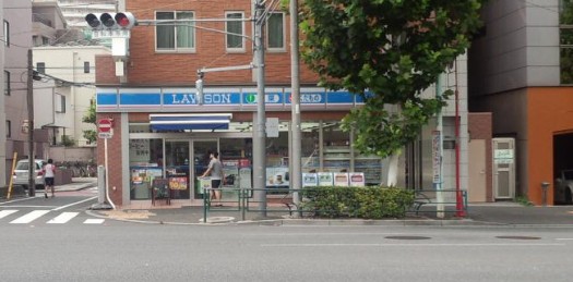 コンビニ　ローソン市谷仲之町店（コンビニ）まで378m