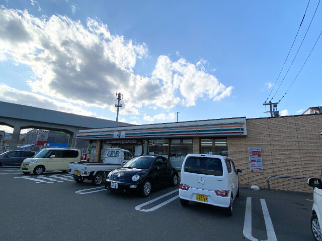コンビニ　セブンイレブン唐津和多田本村店（コンビニ）まで394m