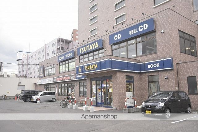 レンタルビデオ　ＴＳＵＴＡＹＡ南郷１３丁目（レンタルビデオ）まで700m