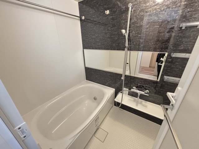 バス・シャワールーム　※別部屋参考写真