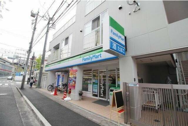 コンビニ　ファミリーマート宮崎二丁目店（コンビニ）まで385m
