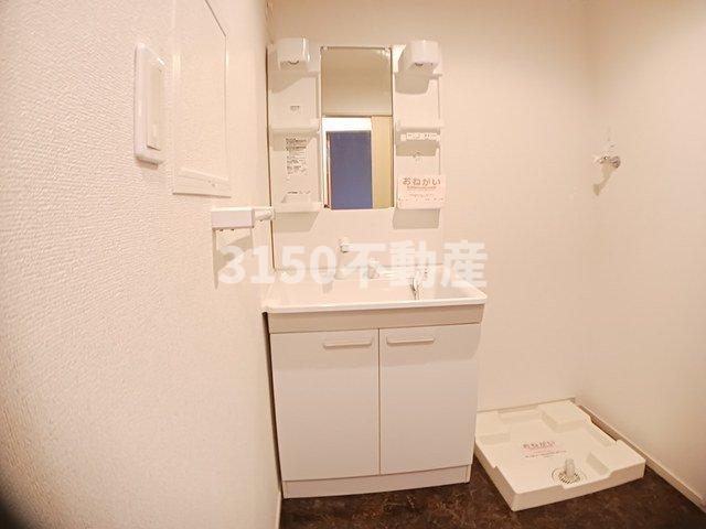 洗面設備　脱衣スペースもあります