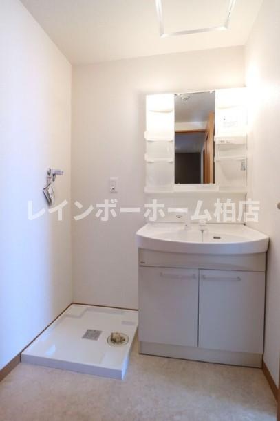 洗面設備　コンパクトで使いやすい洗面所