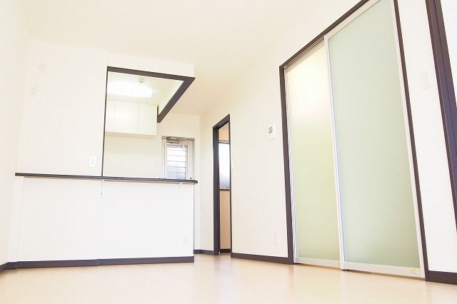 名鉄河和線 坂部駅 徒歩20分 2階建 築13年の居間写真