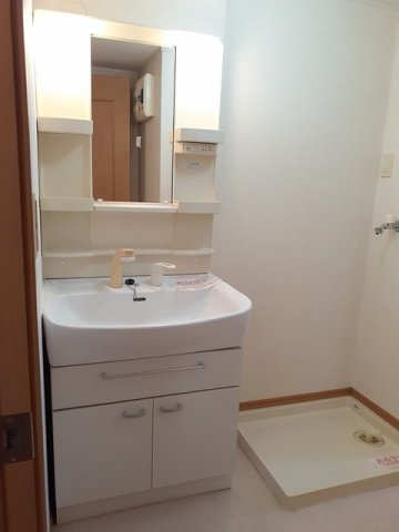 洗面設備　使いやすい洗面所です