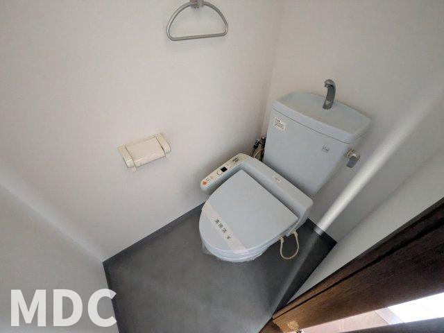 ＪＲ高徳線 吉成駅 徒歩17分 3階建 築23年のトイレ写真