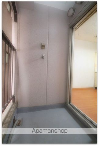 地下鉄千日前線 阿波座駅 徒歩1分 11階建 築42年の内装写真