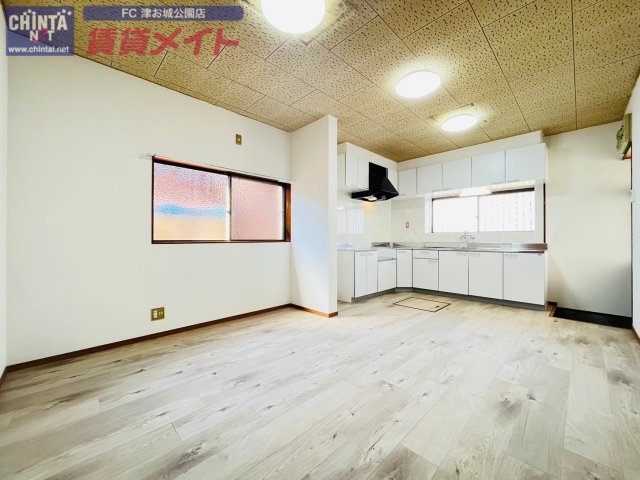 T様一戸建ての居間写真