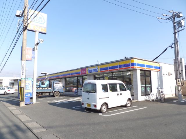 コンビニ　ミニストップ（コンビニ）まで530m