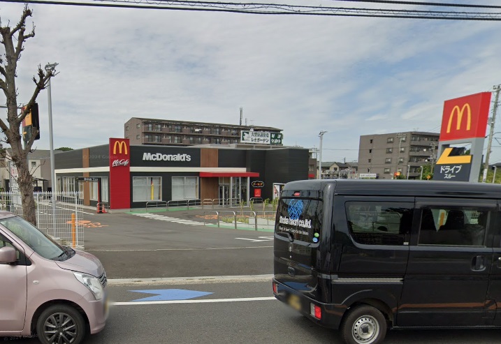 飲食店　マクドナルド 船橋市場通り店（飲食店）まで657m