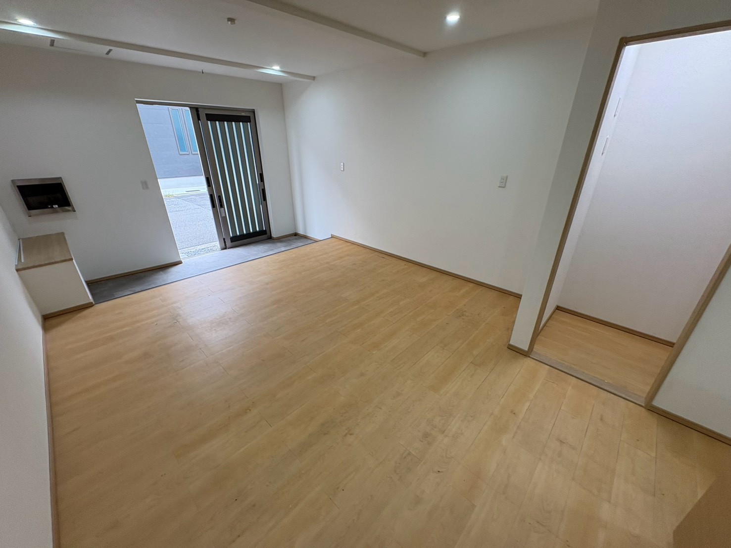 照ヶ丘矢田4丁目戸建の居間写真